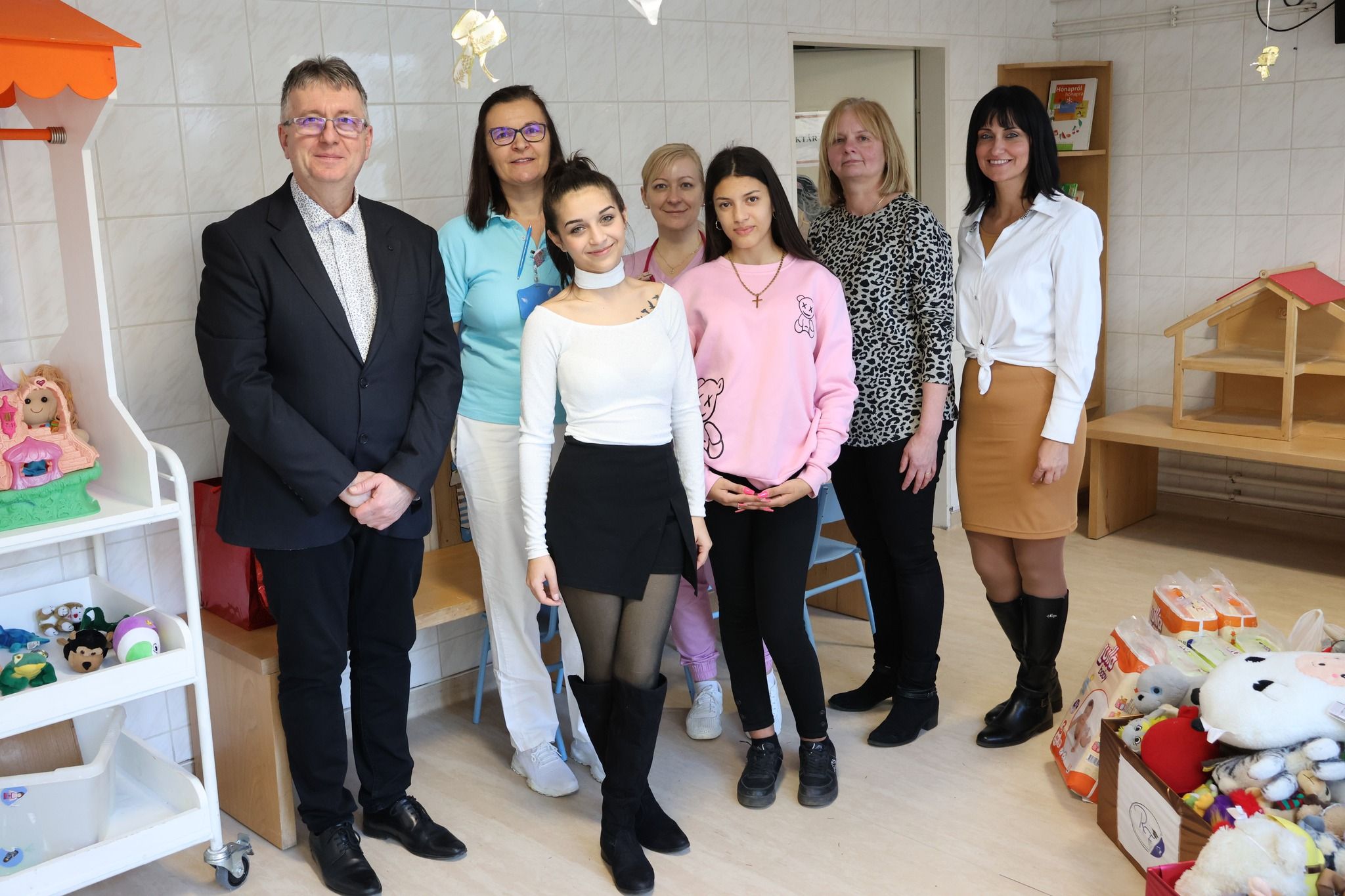 Adományozás a kisvárdai Szent Damján Görögkatolikus Kórház gyermekosztályának