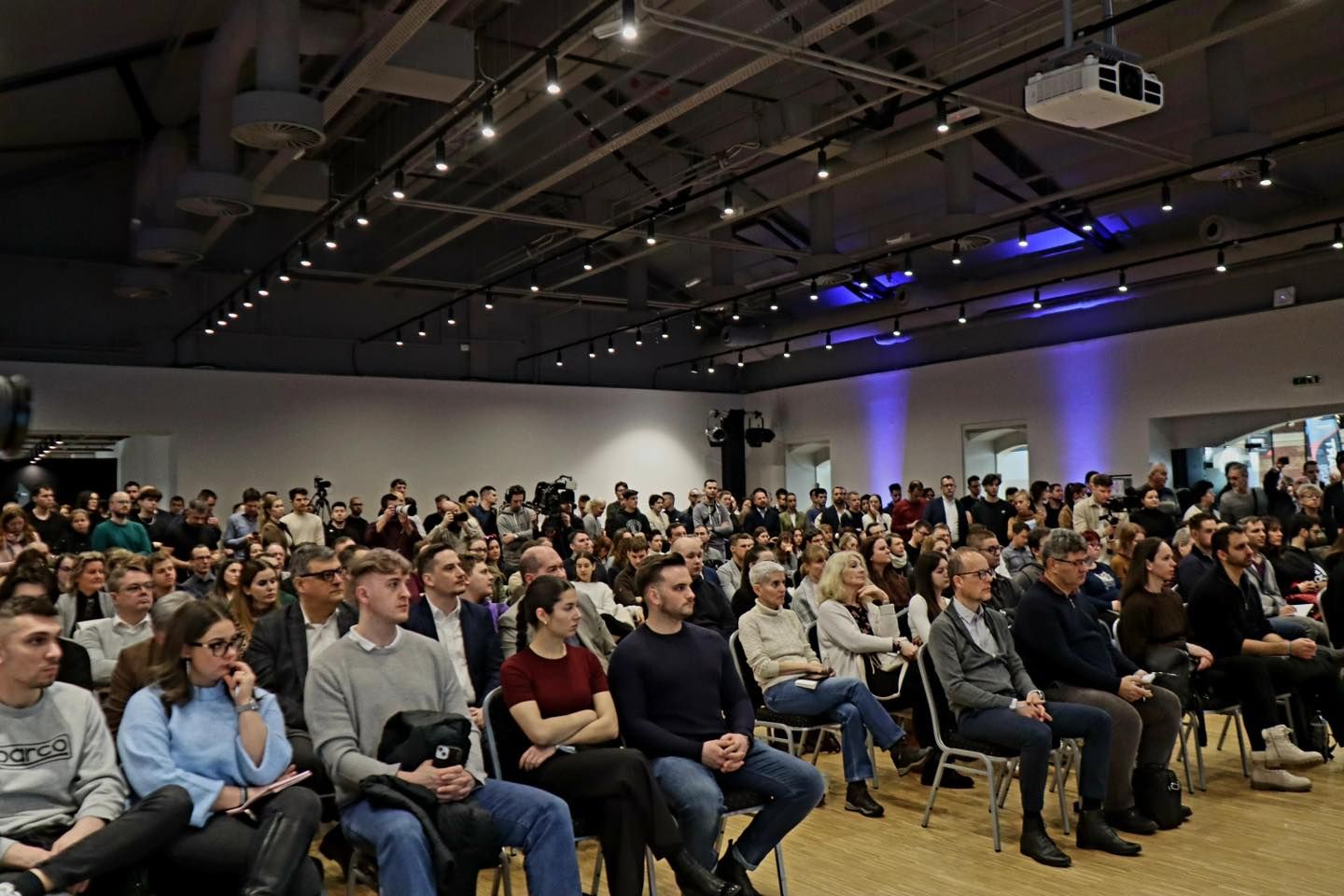 Megújult magyar szaképzés