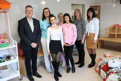 Adományozás a kisvárdai Szent Damján Görögkatolikus Kórház gyermekosztályának